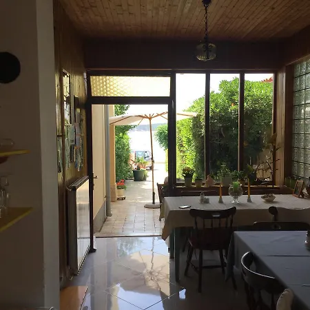 Guest house And Luci Barbat na Rabu