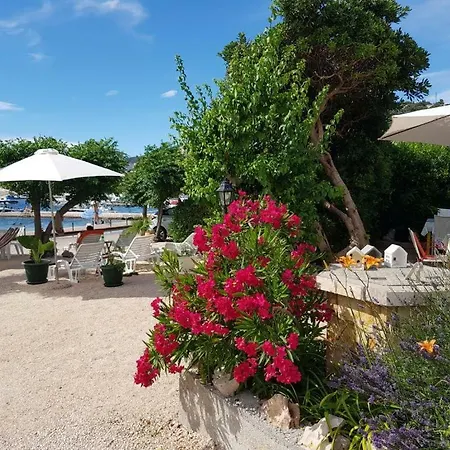 Guest house And Luci Barbat na Rabu